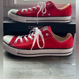 LIKE NEW Men’s Red Converse Low Tops
